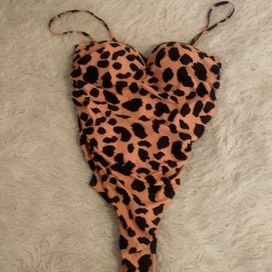 New one piece swim suit , medium